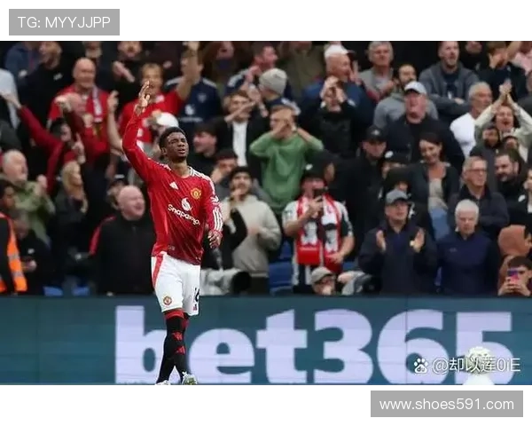 曼联争四形势持续变化,对赛季走势形成阶段性调整 曼联争四形势持续变化,对赛季走势形成阶段性调整